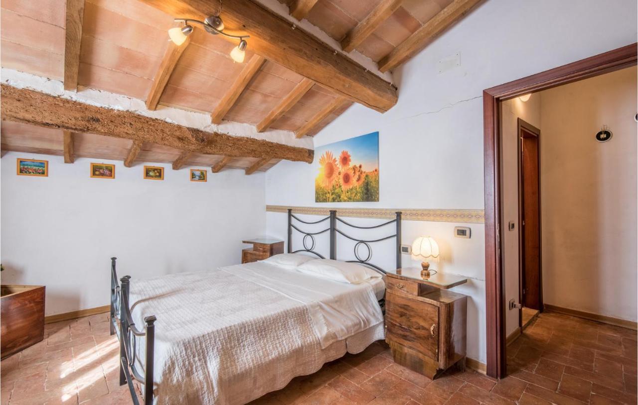 Gorgeous Home In Montalcino With Kitchen Buitenkant foto