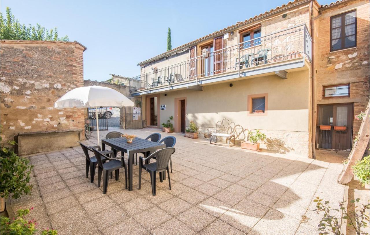 Gorgeous Home In Montalcino With Kitchen Buitenkant foto