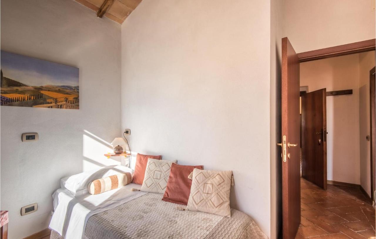 Gorgeous Home In Montalcino With Kitchen Buitenkant foto