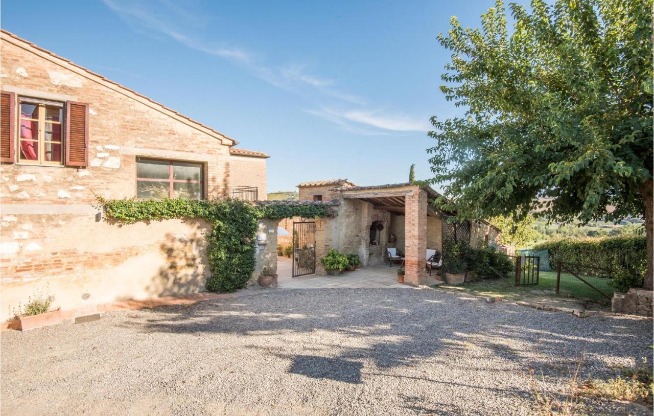 Gorgeous Home In Montalcino With Kitchen Buitenkant foto