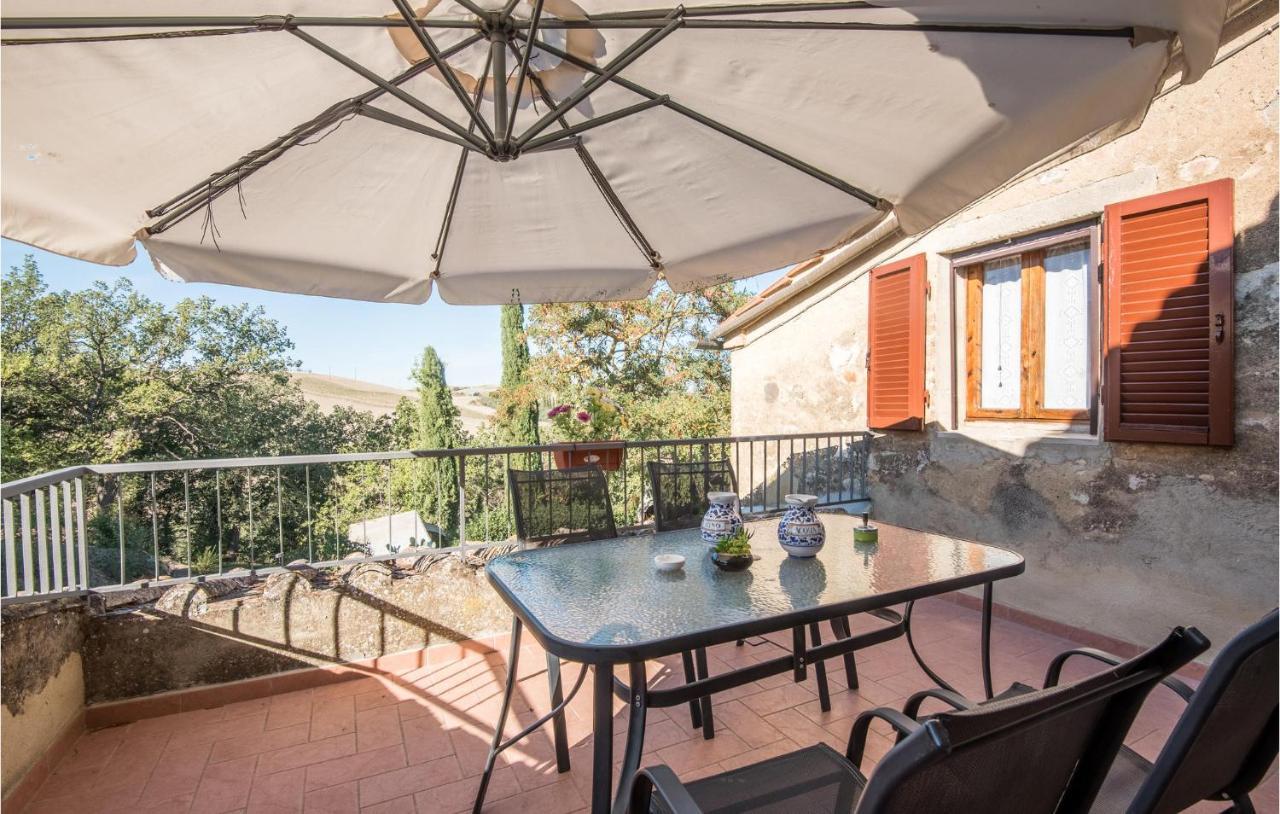 Gorgeous Home In Montalcino With Kitchen Buitenkant foto